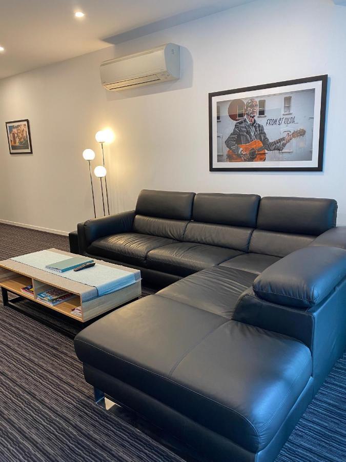 Modern Quiet 1 & 2 Bed Apt Opposite Albert Park Melbourne Exteriör bild